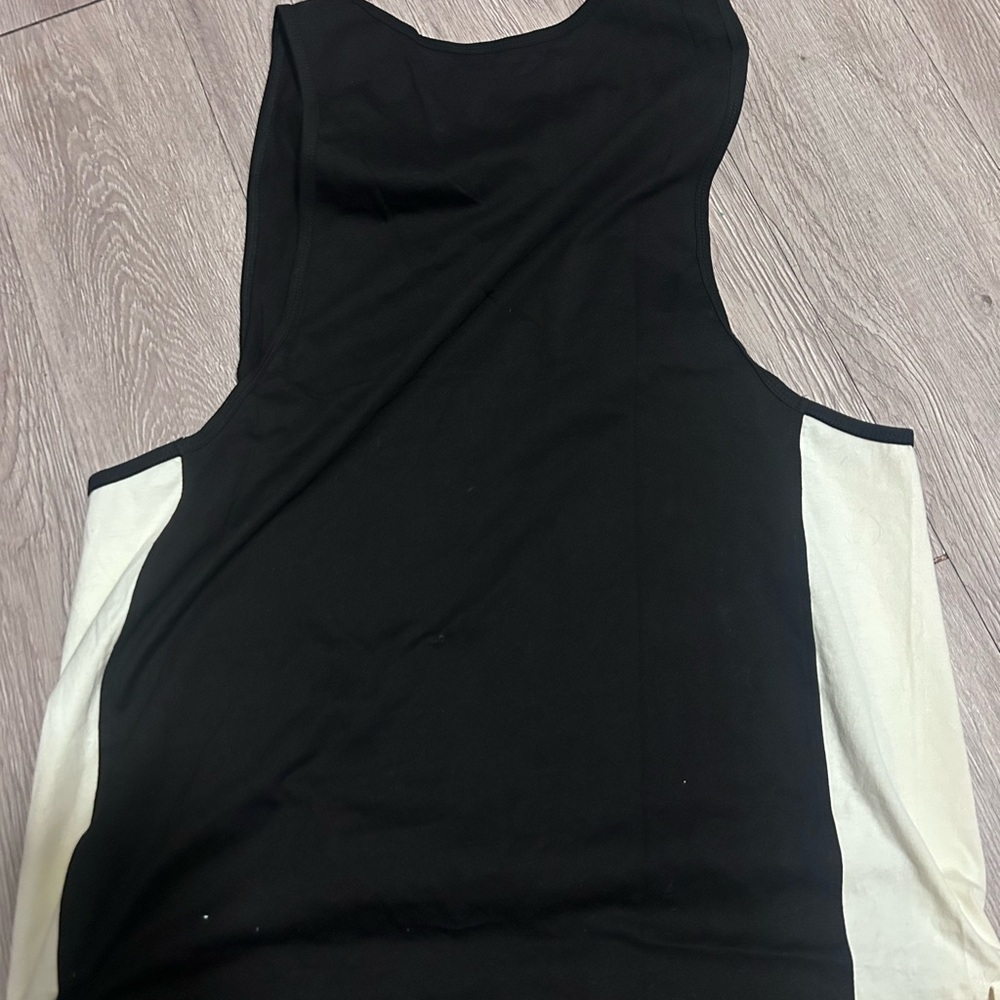 Dar Sport Black and White Men's Sleeveless Tank Top with Wolf Graphic - Picture 4 of 4